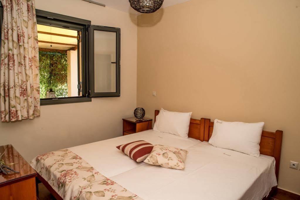 Korallis Villas Livathos  Екстер'єр фото